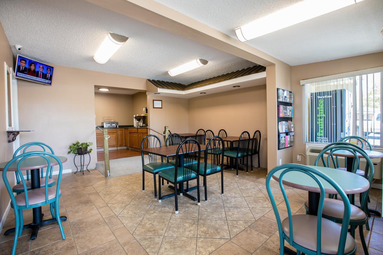 Relax Inn And Suites Kuttawa Exterior photo